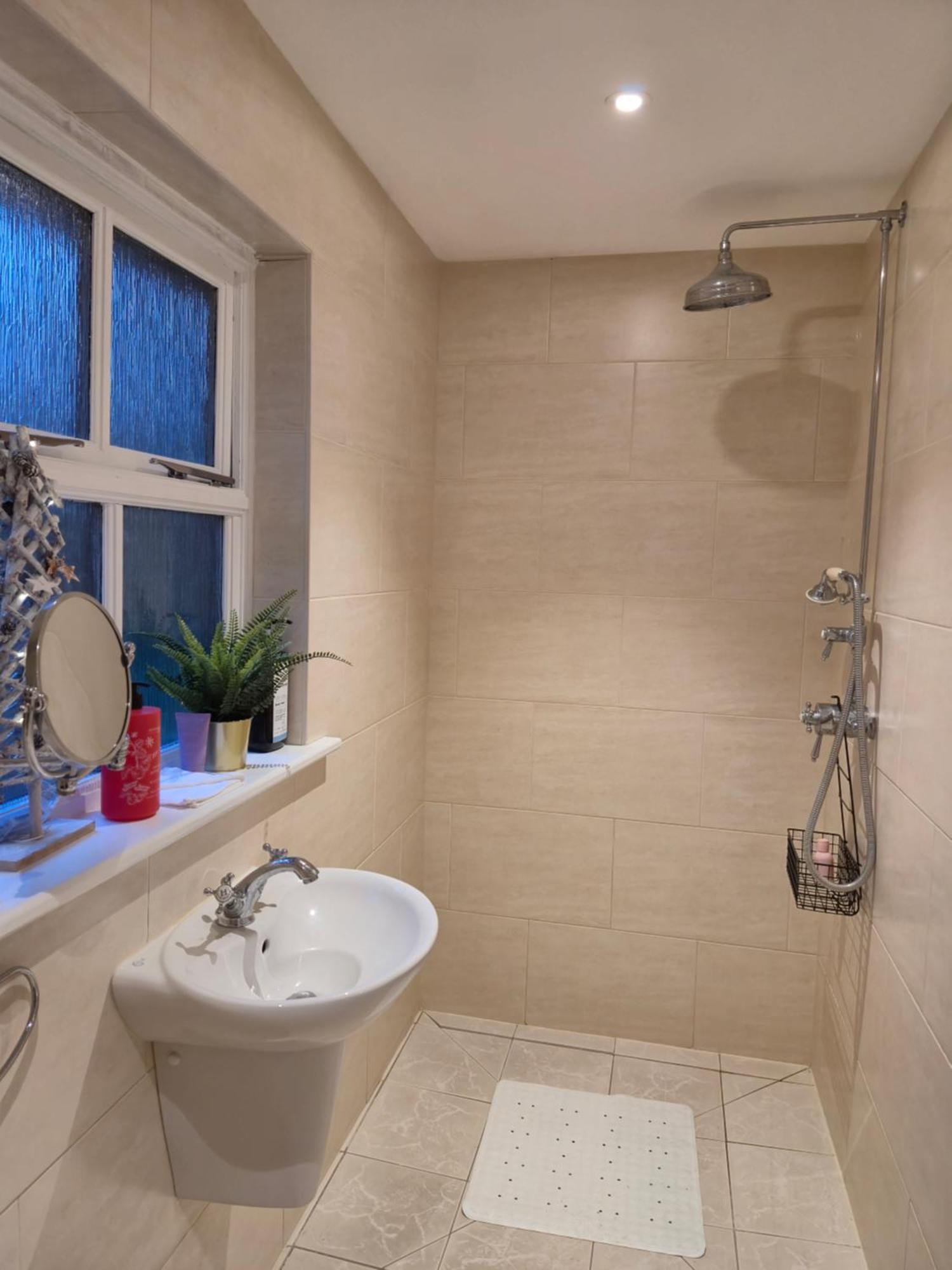 The Crown Radnage Hotel Bagian luar foto